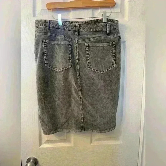 RW&Co corduroy stretch slit front  skirt size 12 - Picture 5 of 7